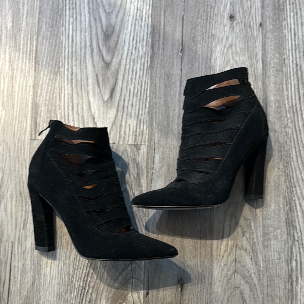 Steve Madden Black Heeled Boots with Cutout Design